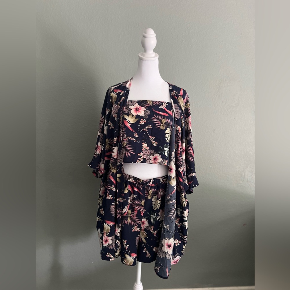 SHEIN summer floral set. Colors, pink, and blue. New no tags.